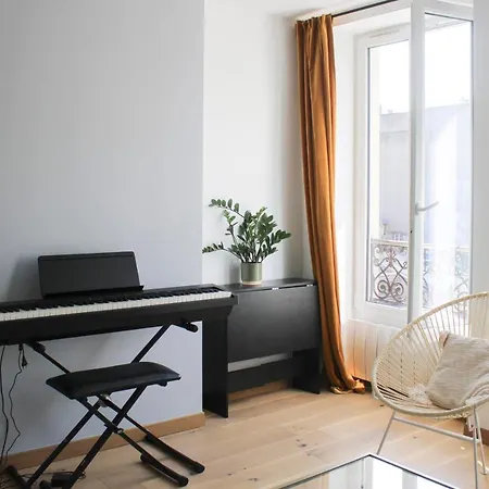 Cosy Nest Close To The Marais Parigi