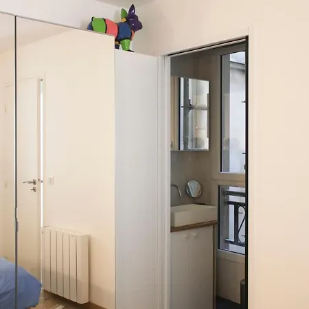Cosy Nest Close To The Marais Parigi